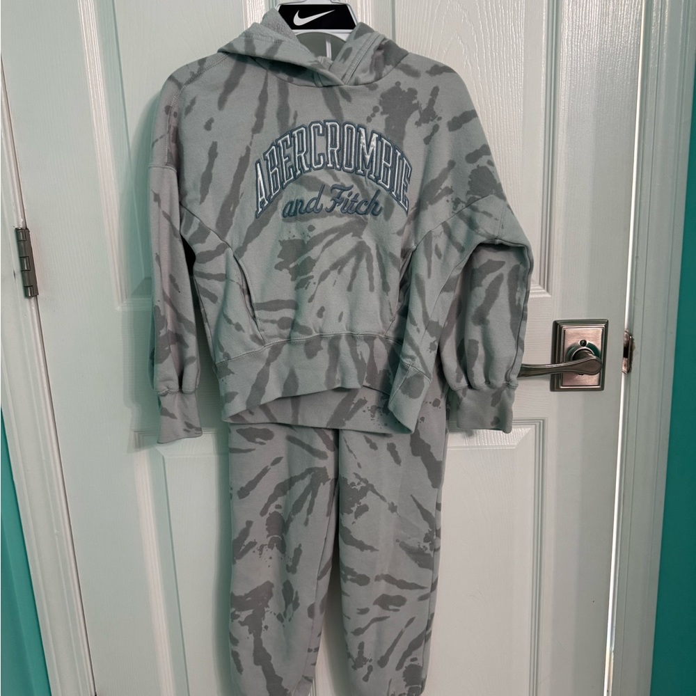 Abercrombie & Fitch Blue and Gray Tie-Dye Set